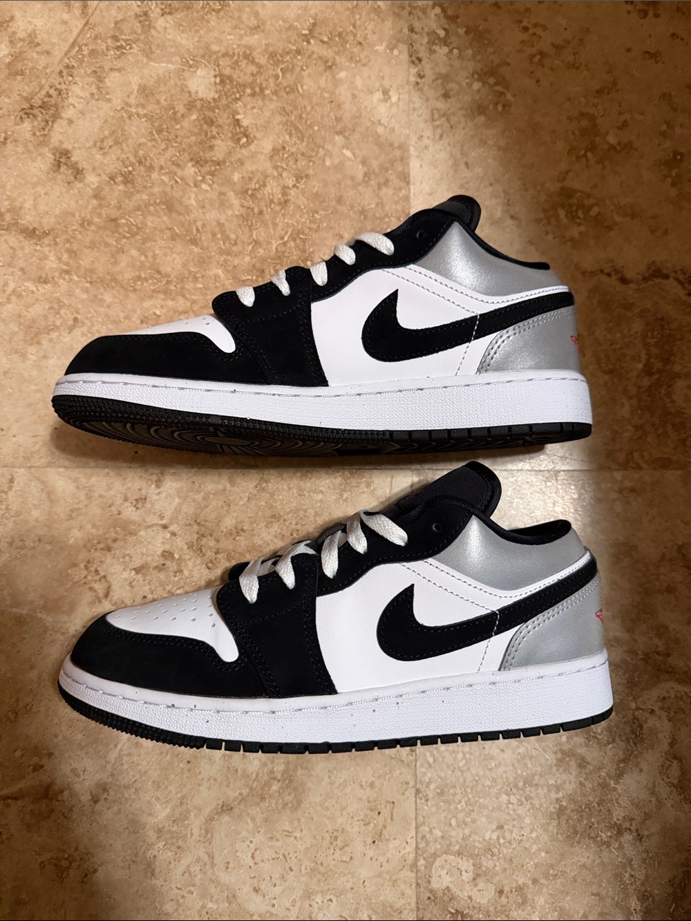 Jordan 1 reflective Kids 5 New without box